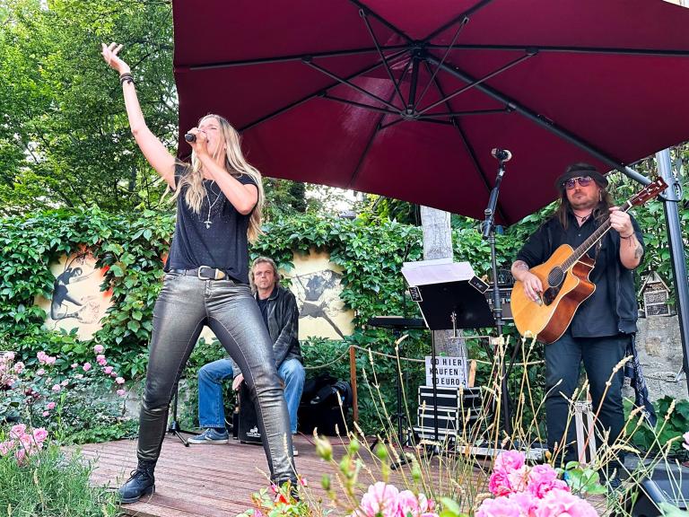 JustBrill!-unplugged live