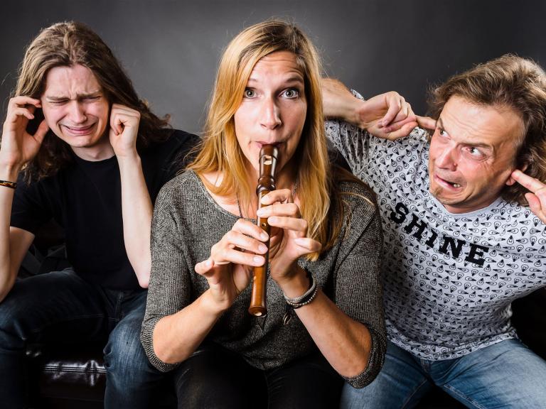 JustBrill!-unplugged Promofoto quer Flöte